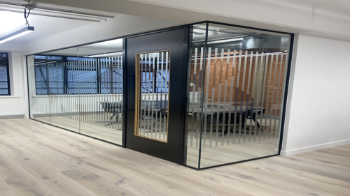 Structurl Glass for Meeting Room